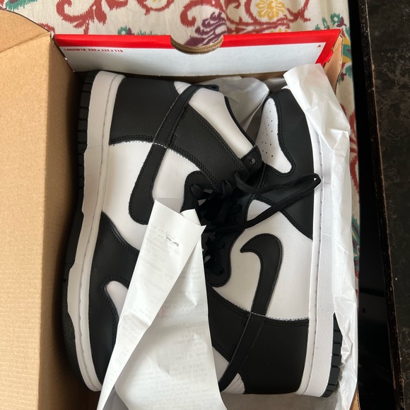 Nike Dunk High Panda - Mens Size 7.5 / Women size 9 - Picture 3 of 4